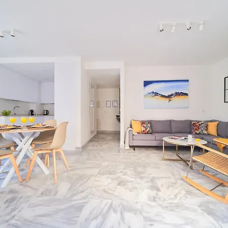 Modern Centre W/ Terrace & Fast Wifi * Malaga