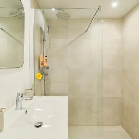 Apartment Modern Centre W/ Terrace & Fast Wifi Malaga