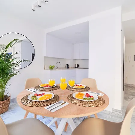 Modern Centre W/ Terrace & Fast Wifi *
